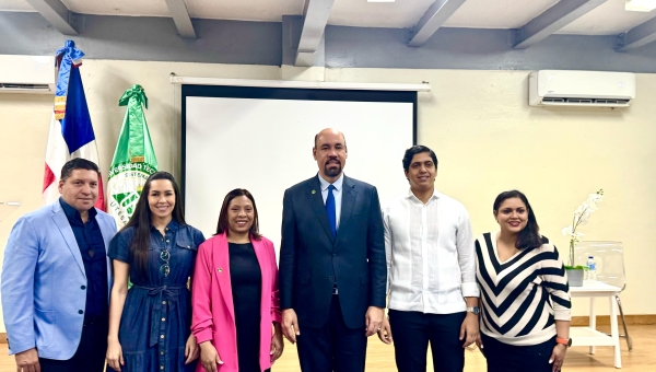 Promipyme y Ministerio de la Juventud imparten taller "Educación financiera" en Utesa